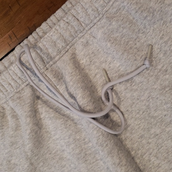 Good american wide leg sweatpant - Picture 5 of 9